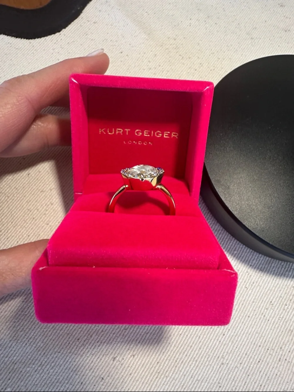 ✨ Kurt Geiger London Crystal Heart Cocktail Ring – Ombre Halo | Like New w/ Box - Picture 8 of 9
